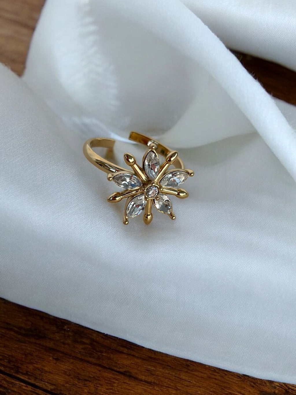 Bague à cinq pétales avec strass Rklisa