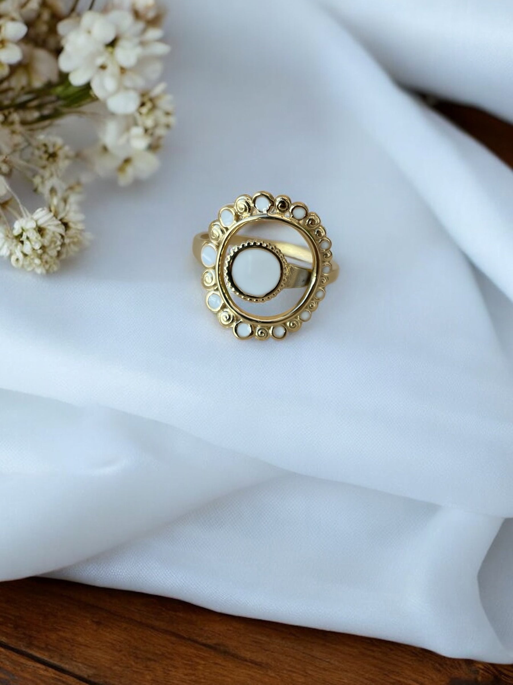 Bague fine ajourée motifs tourbillon Rklisa