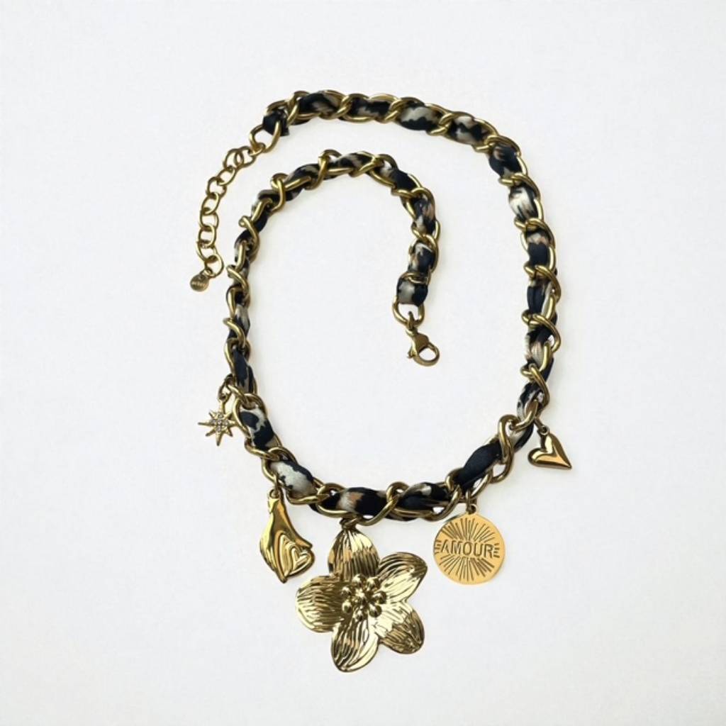 Collier breloque aesmée