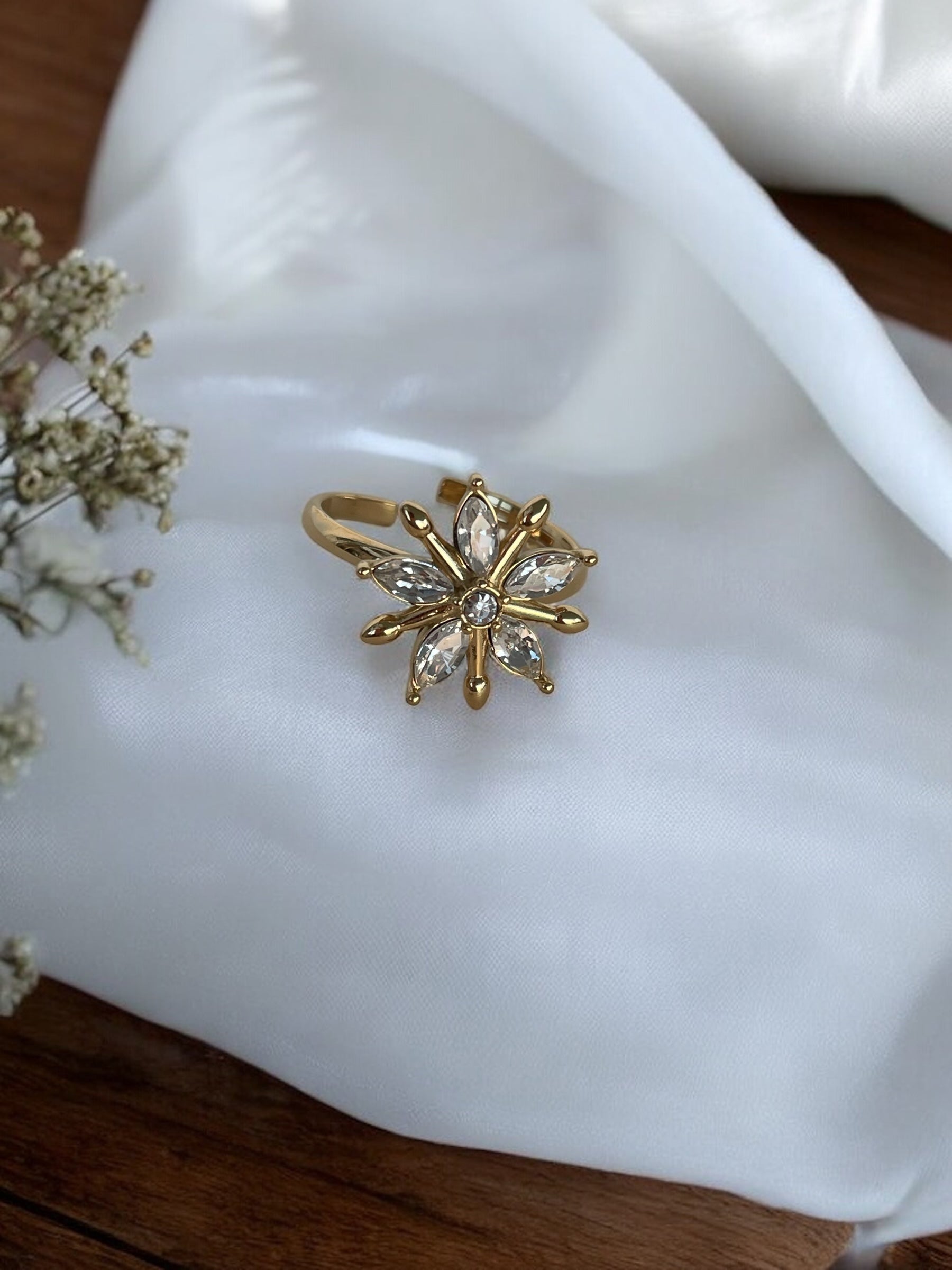 Bague à cinq pétales avec strass Rklisa