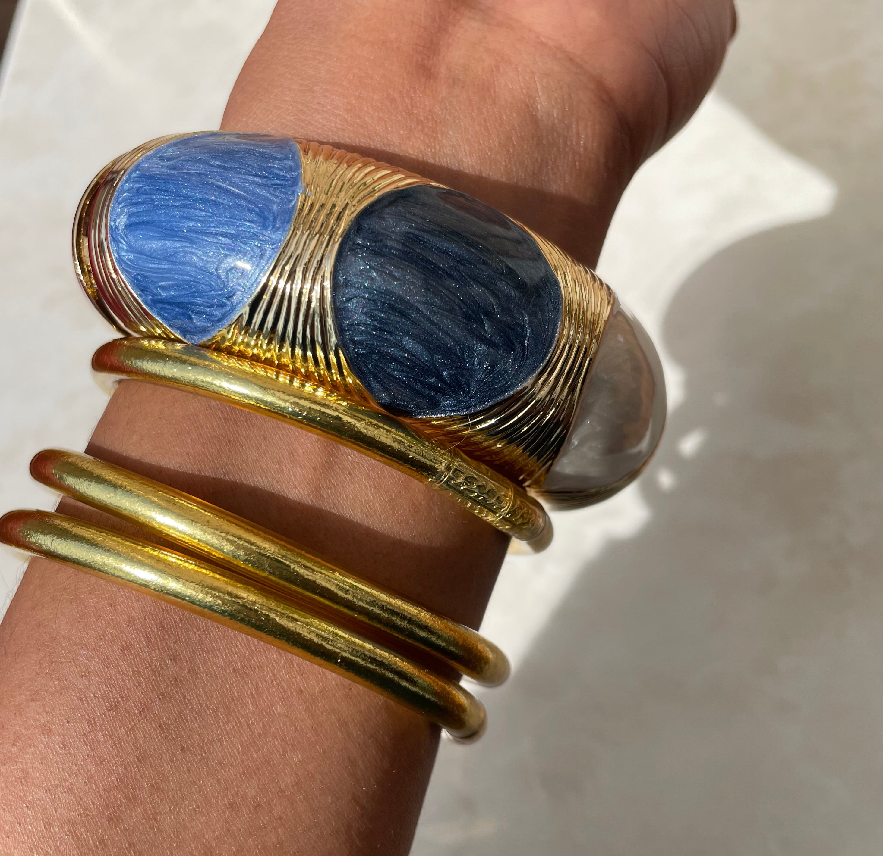 Jonc épais en métal émaillé coloré